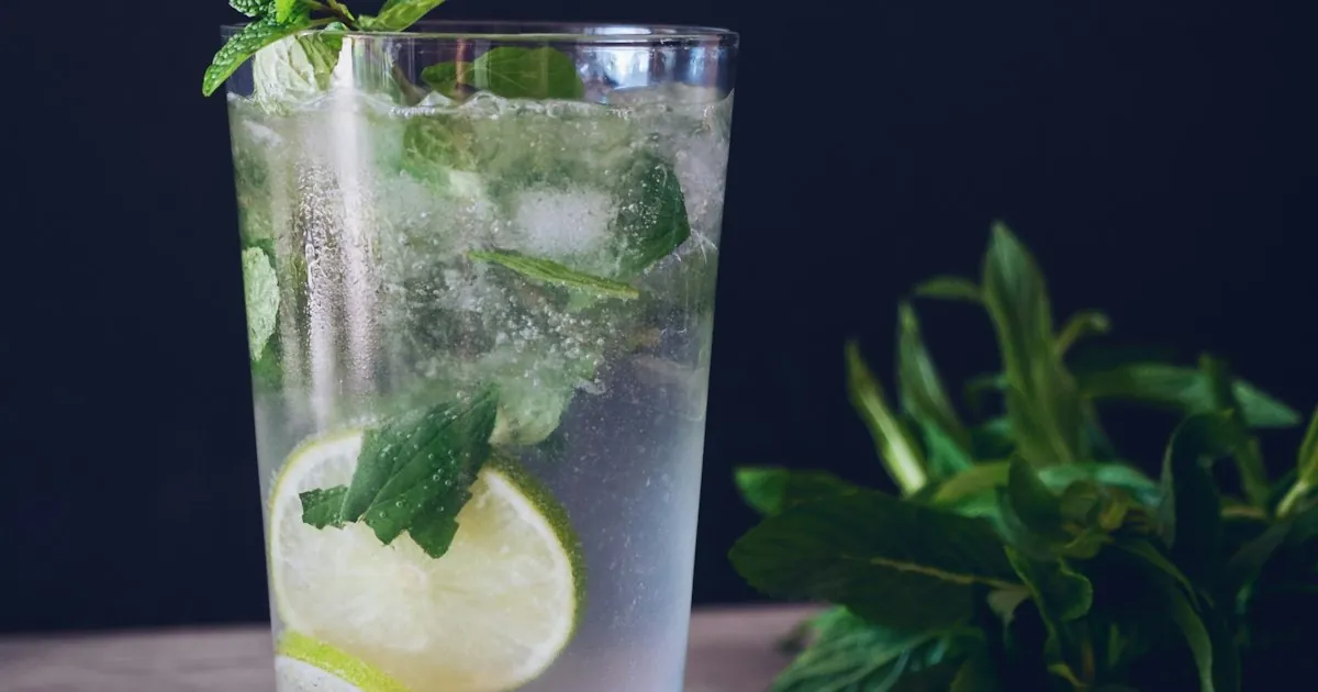 Detox Diet: Does It Really Work? Benefits, Risks, and What the Evidence Says