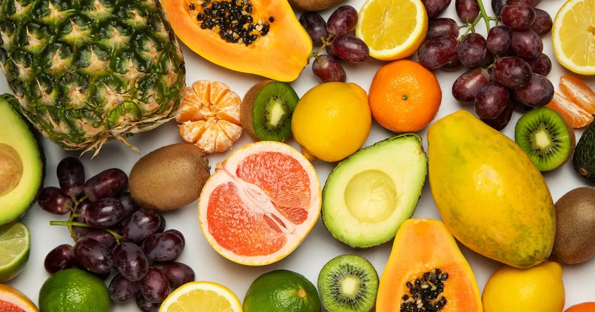 Fruit Nutrition Facts: Calories, Carbs, Sugar, Fiber & Health Benefits of 15 Popular Fruits