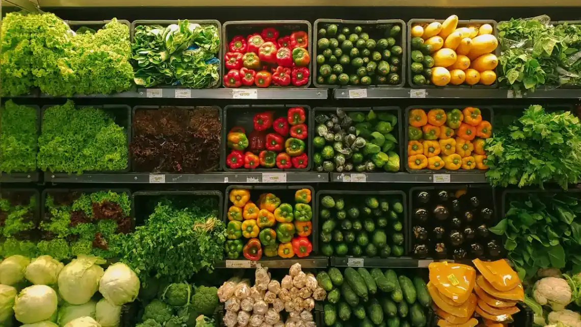 Healthy Eating on a Budget: Affordable Grocery Lists & Meal Planning Tips